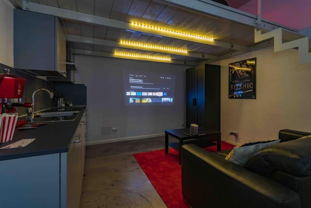 شقة Hollywood Housein The Heart Of تورينو المظهر الخارجي الصورة