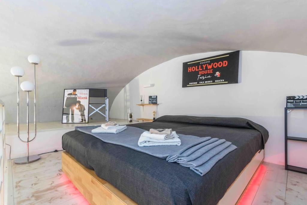 شقة Hollywood Housein The Heart Of تورينو المظهر الخارجي الصورة